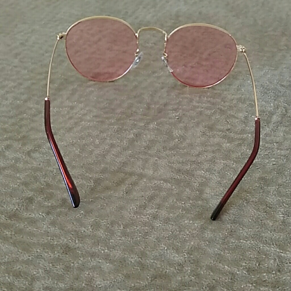 Rose tinted shades 🌷 - Picture 3 of 4